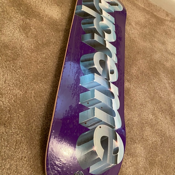 Supreme Chrome Logo Skatedeck - Picture 4 of 4